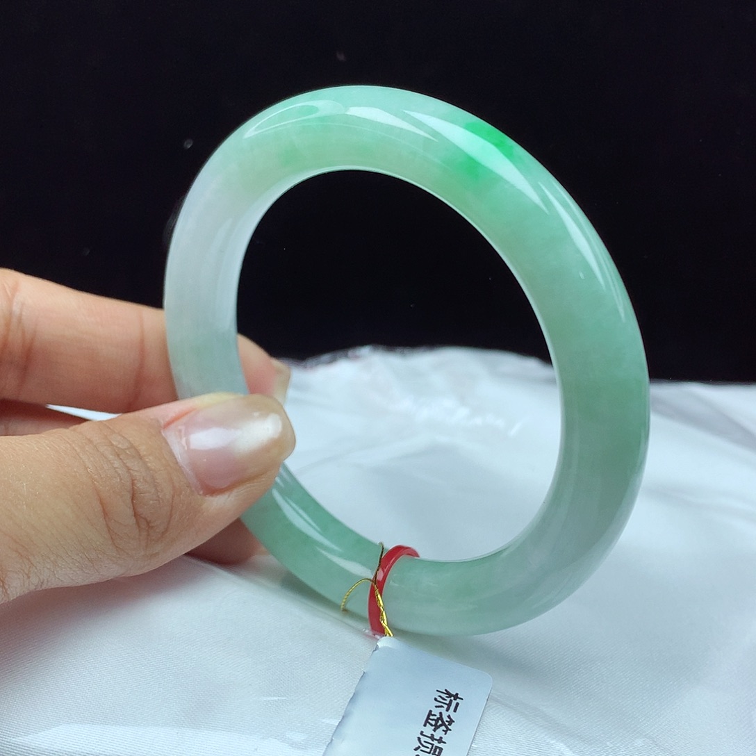 翡翠手镯未镶嵌54圈 3992