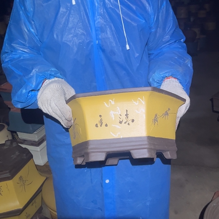 紫砂花盆紫砂花盆和小