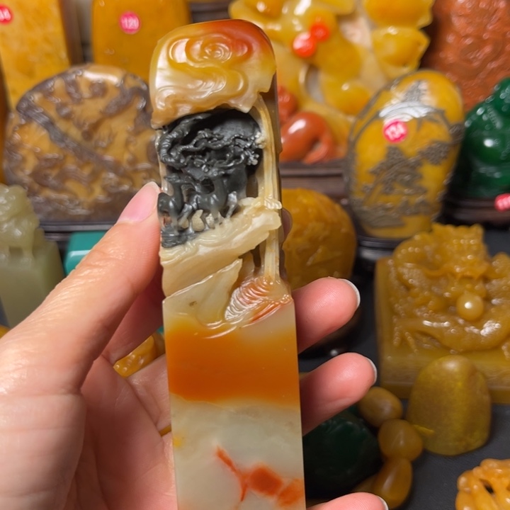 寿山石印石老*题材：工艺品