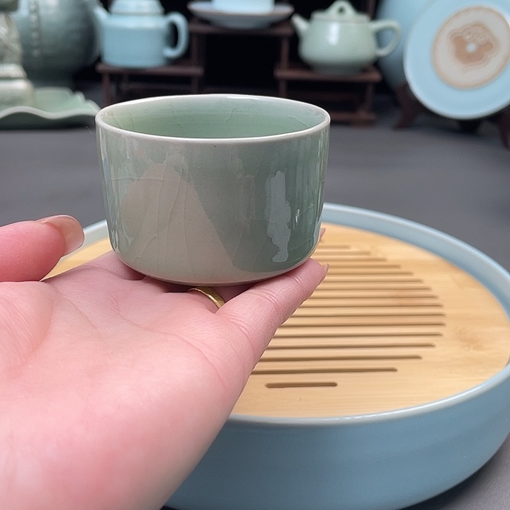 瓷片豆绿釉全手工扳指杯