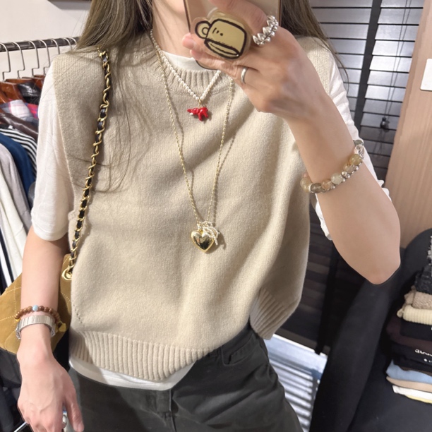 【思含】早秋上新时尚后背纽扣开叉设计无袖毛衣女背心