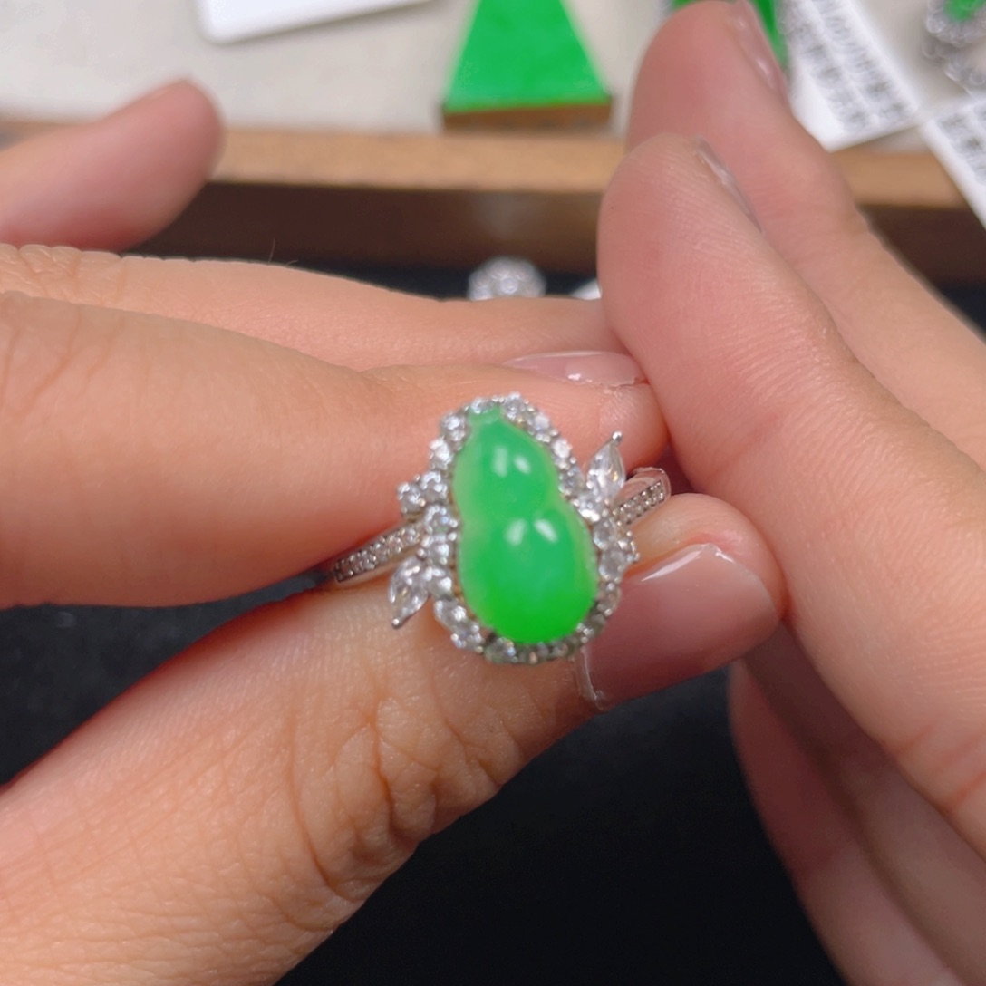 翡翠颈饰银S925镶嵌h b b b b