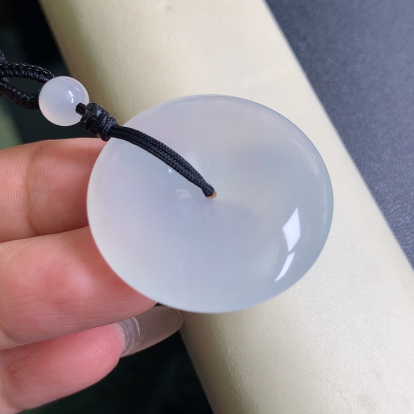 【闪购商品】翡翠颈饰未镶嵌大扣子