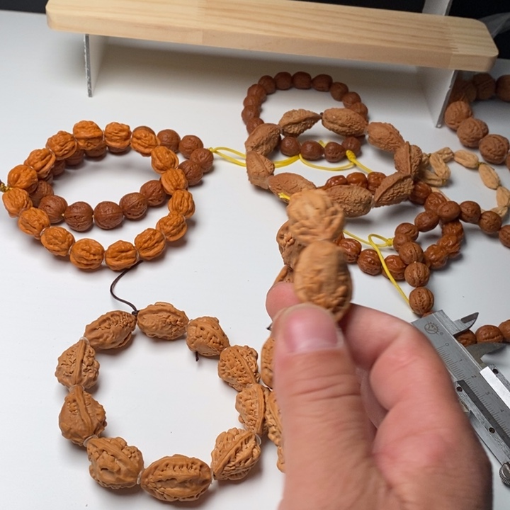 桃核吊坠小核桃麒麟角串一条条