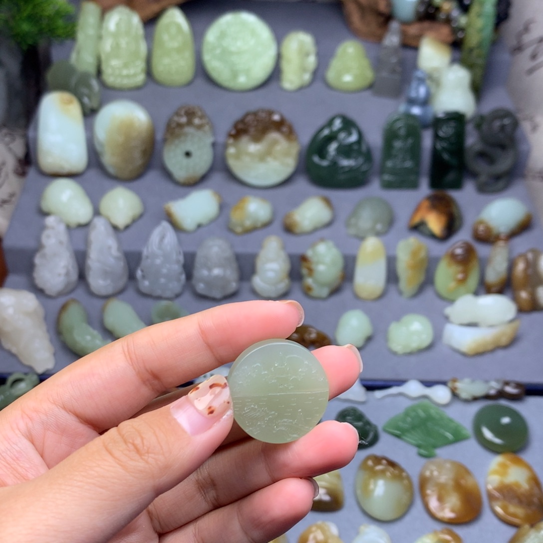 和田玉未镶嵌挂件