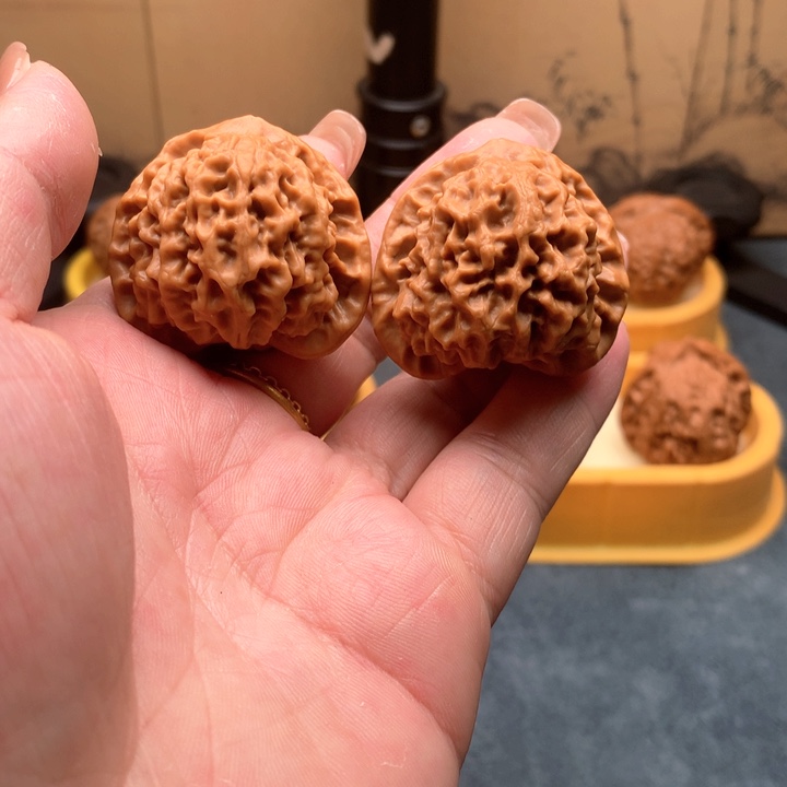 文玩核桃吊坠玄月