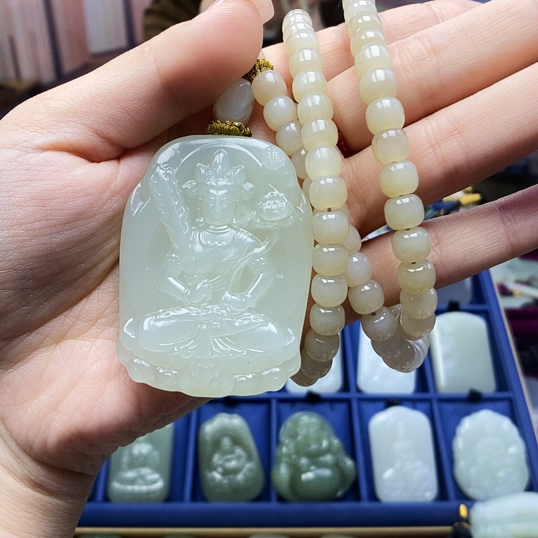 和田玉颈饰未镶嵌郑*生