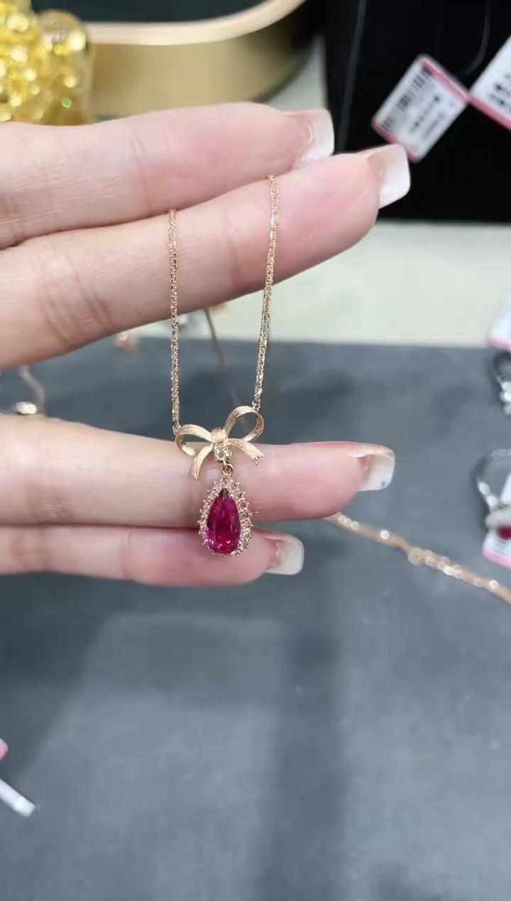 18K金镶嵌天然无烧红宝石项链在逃公主 约1.10ct