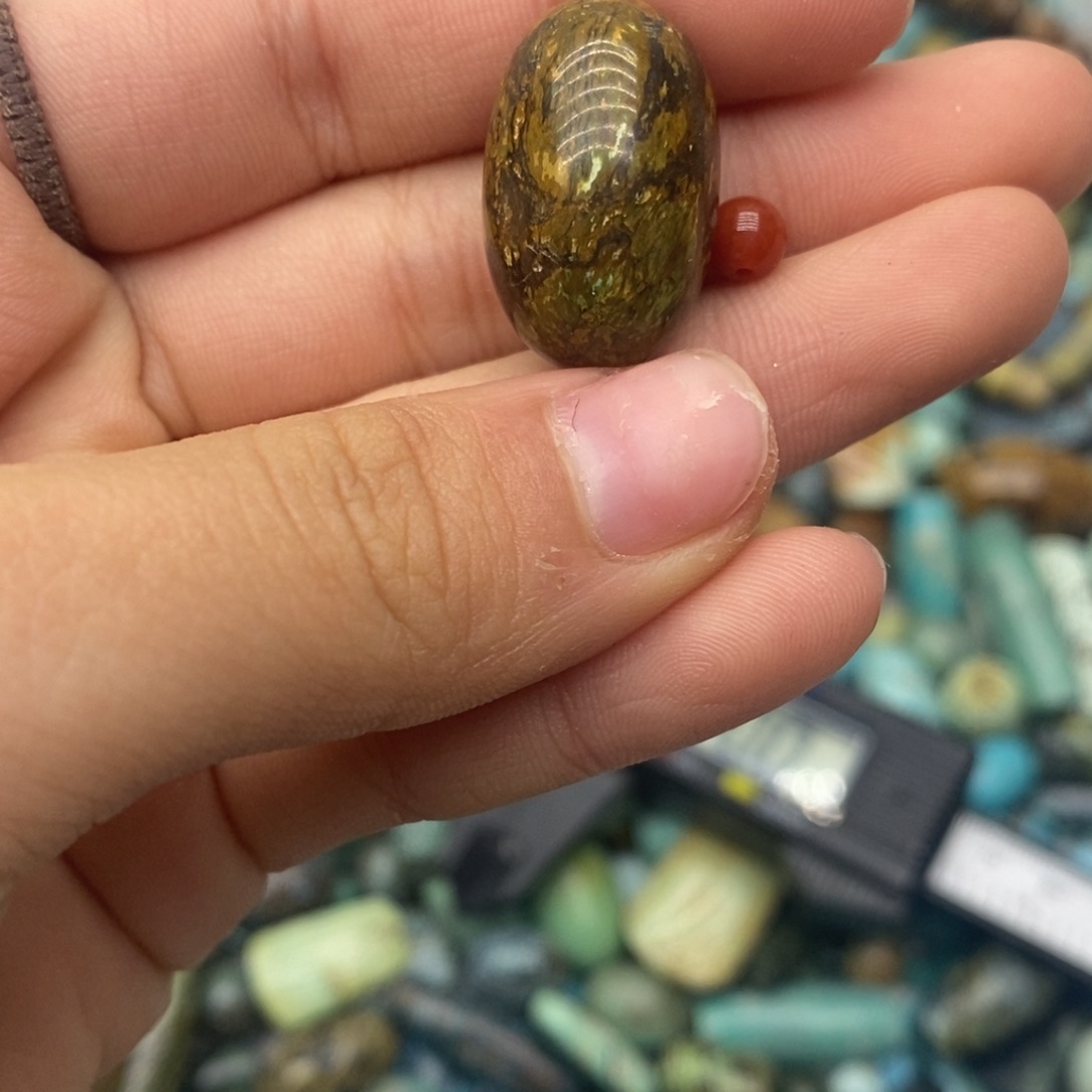 南红玛瑙未镶嵌珠宝奇石