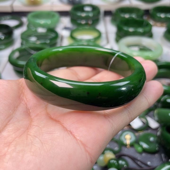 和田玉（碧玉）手镯未镶嵌