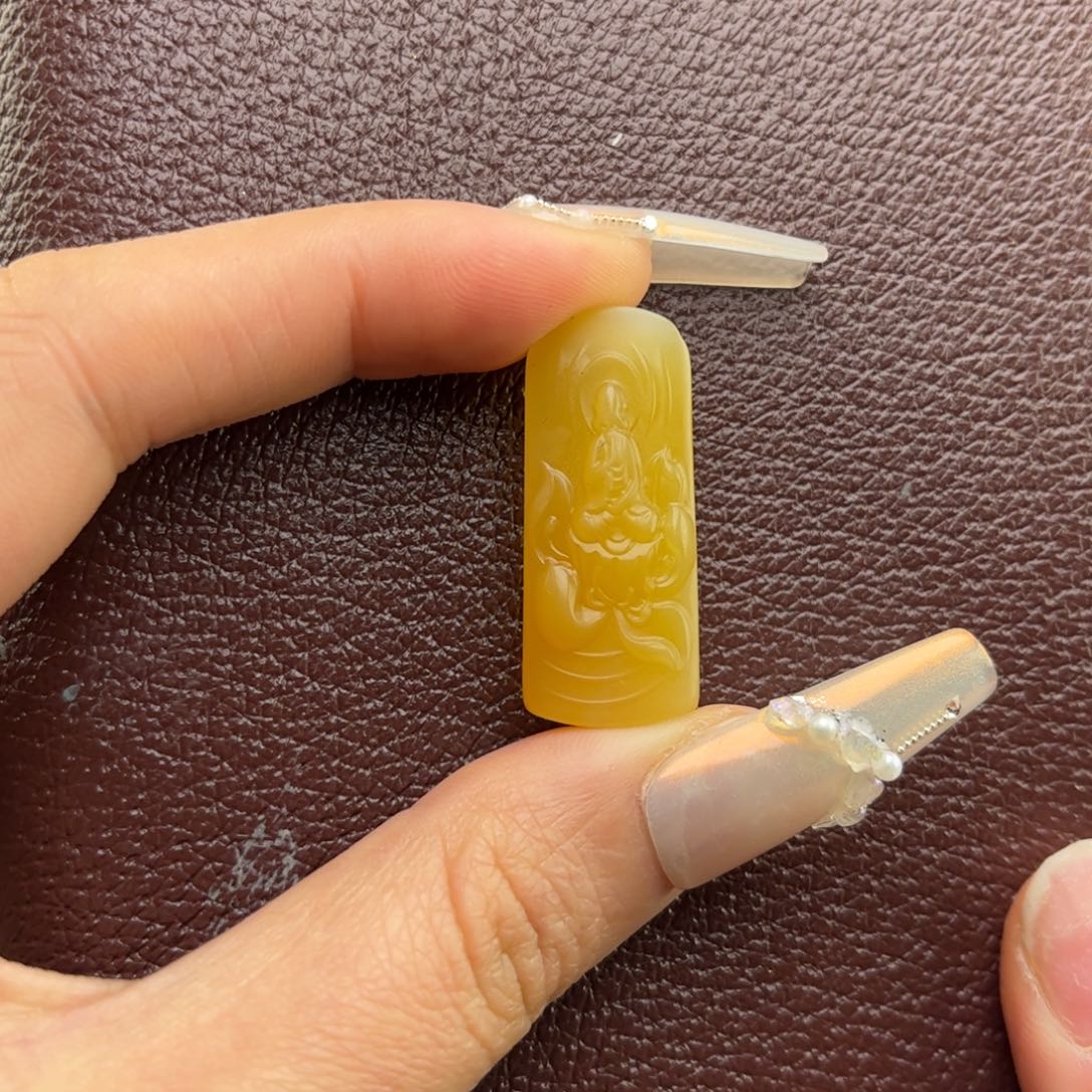 石英质玉黄蜡石吊坠未镶嵌梵*