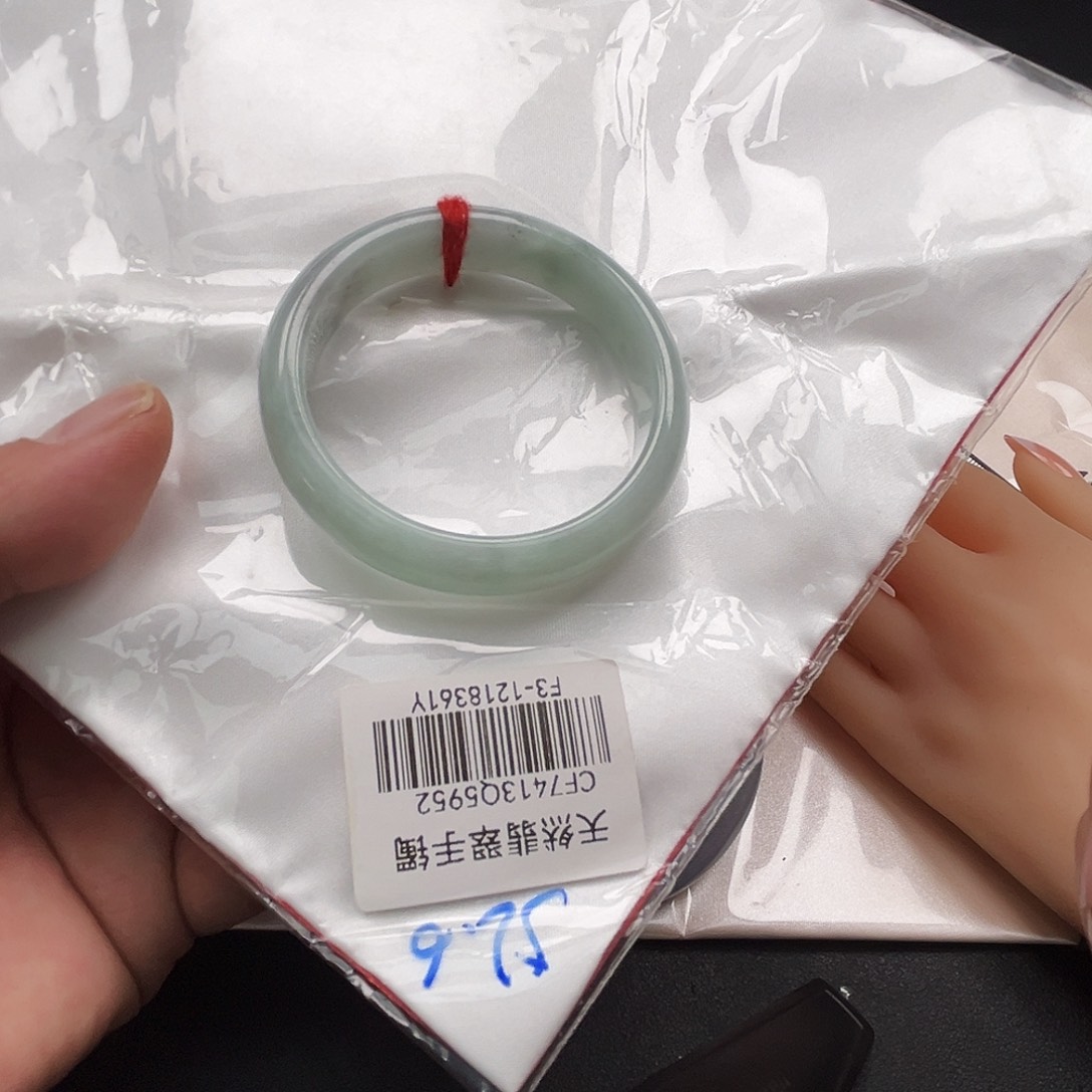 翡翠未镶嵌手镯手镯