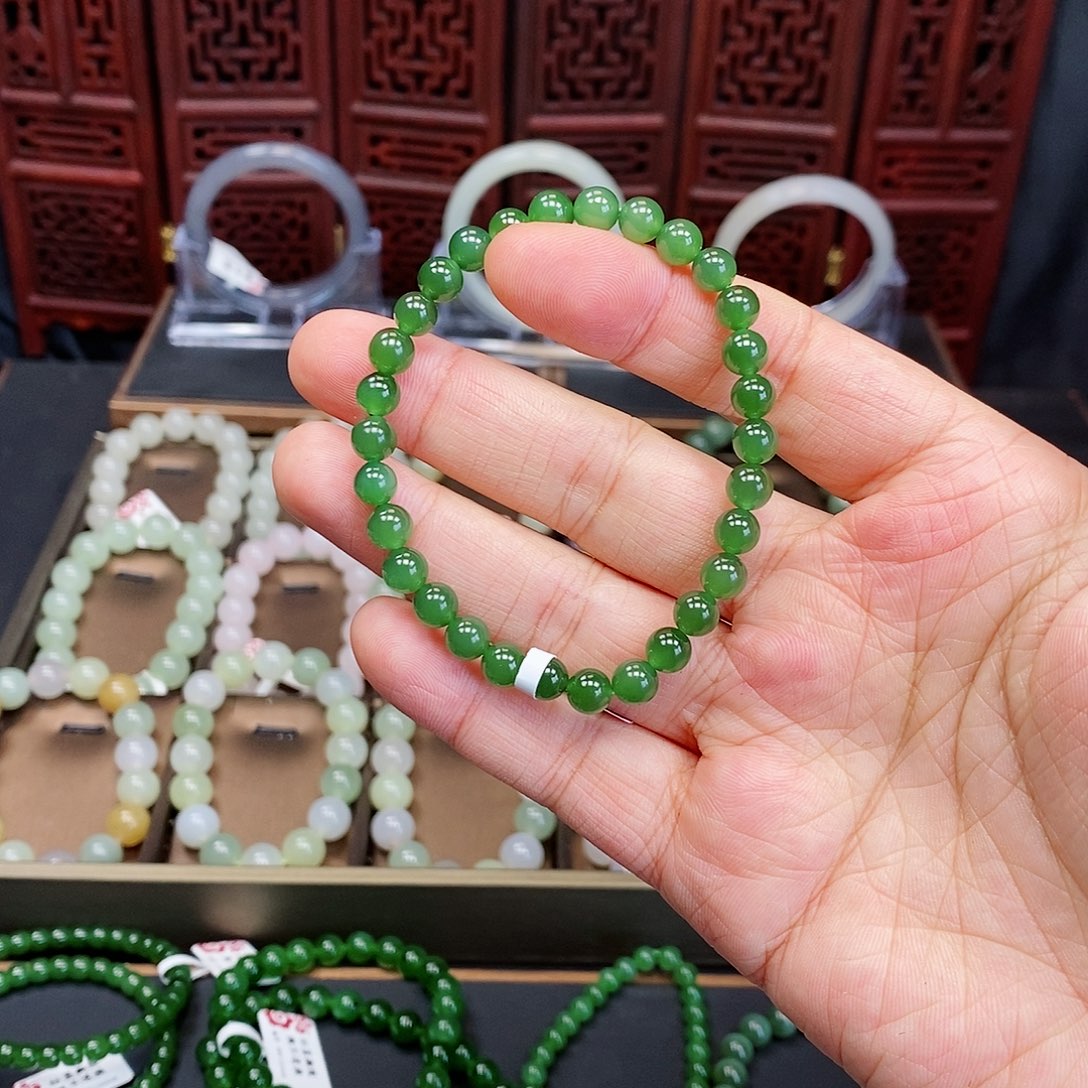 和田玉手串未镶嵌碧玉6