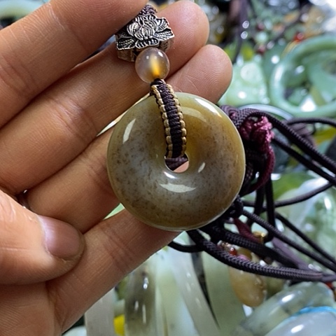 和田玉颈饰未镶嵌一个