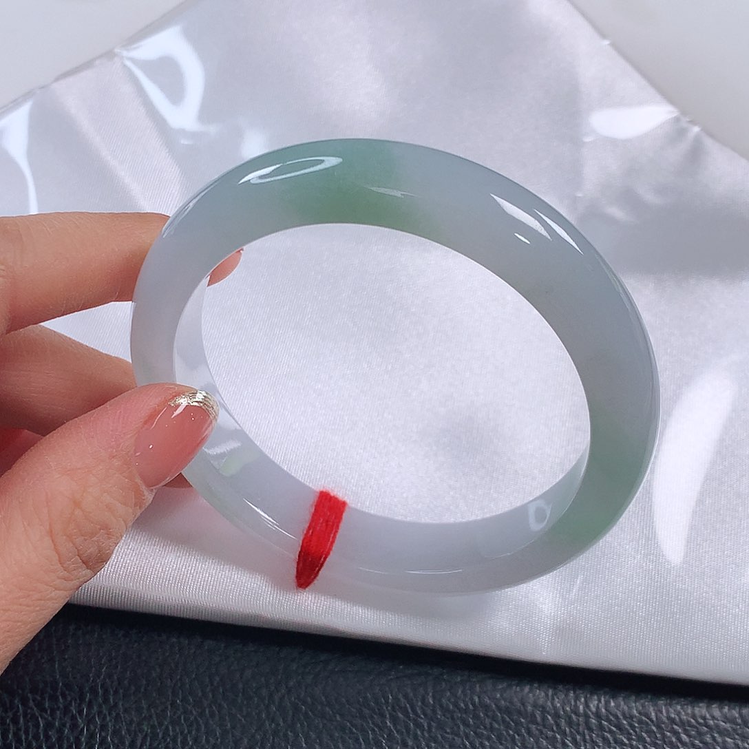 翡翠手镯未镶嵌 正圈