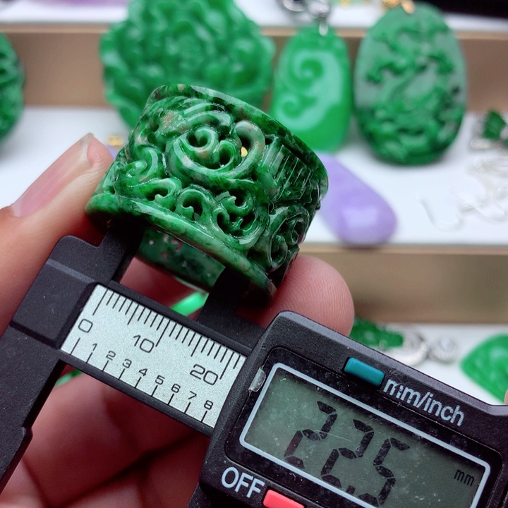 翡翠未镶嵌戒指戒指