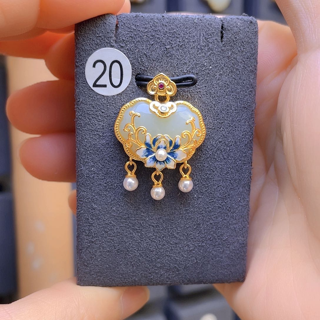 和田玉颈饰银S925镀金镶嵌