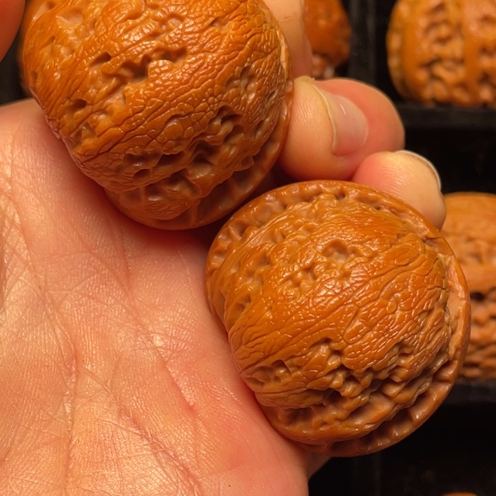 文玩核桃把件秦岭山脉核桃