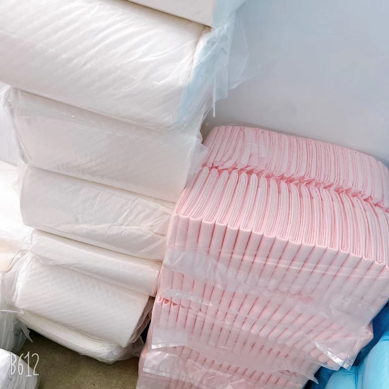 【Q】正方形宠物尿片瑕疵品根据直播讲解拍编号 介意不要拍！！