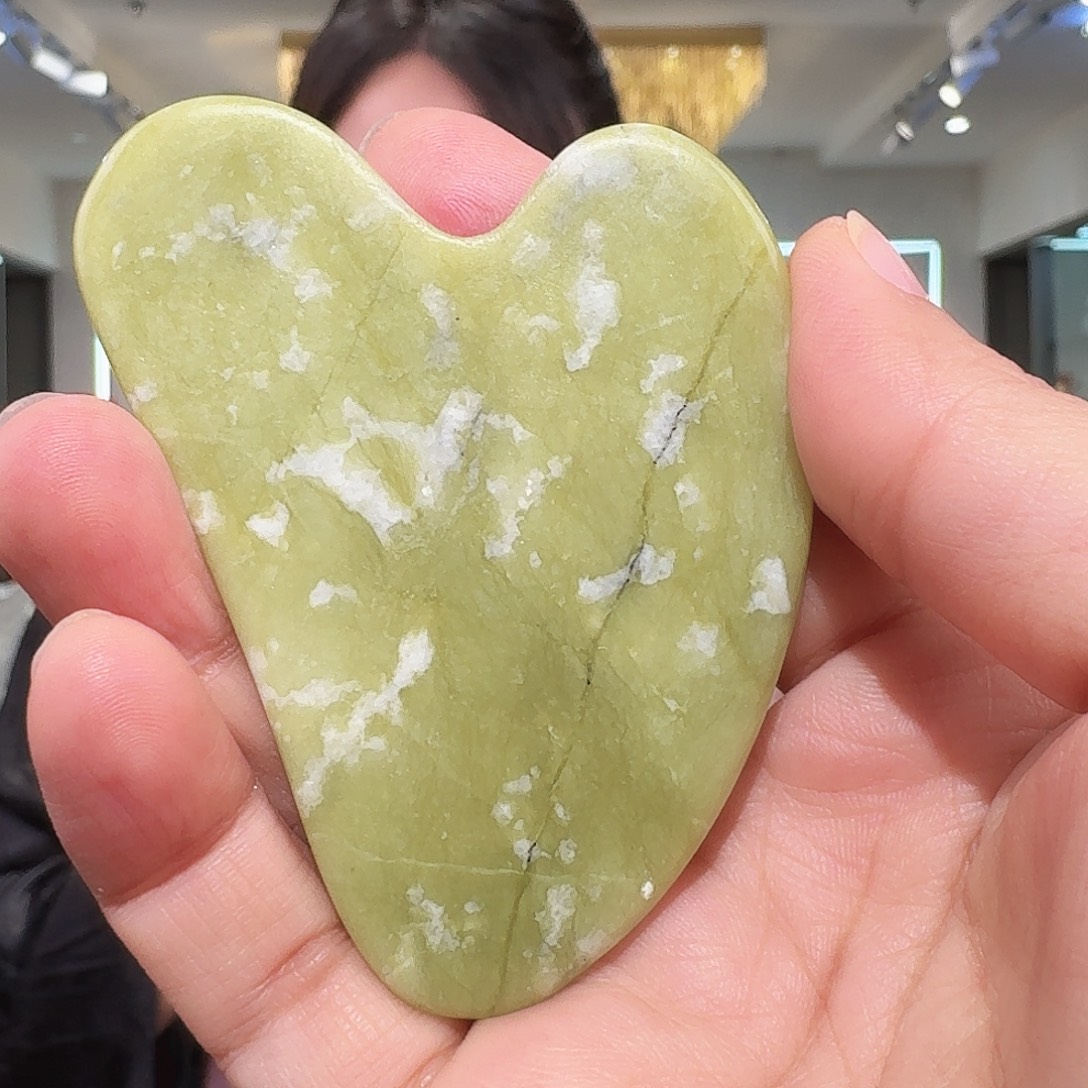 岫玉未镶嵌颈饰吊坠