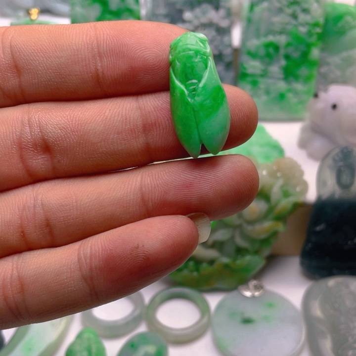 翡翠未镶嵌颈饰翡翠