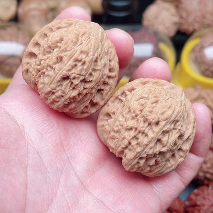 文玩核桃把件平谷绣球40×39×38