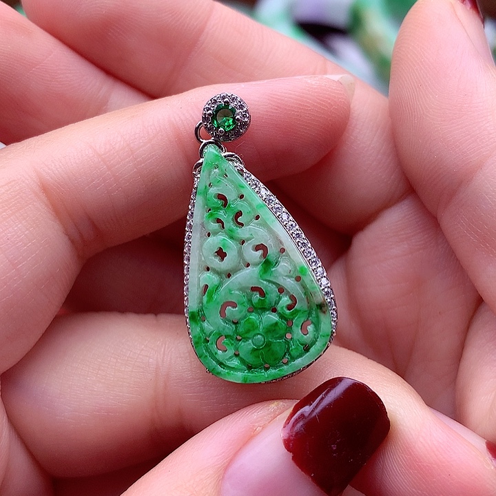 翡翠颈饰银S925镶嵌翡翠