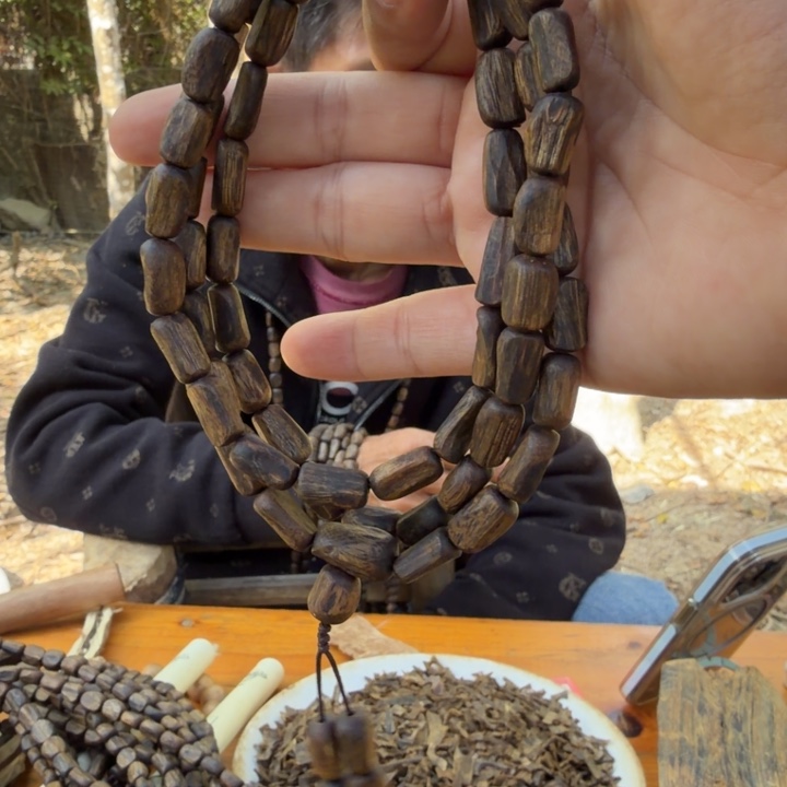 沉香碎屑沉香多圈黑棋桶珠20克多样性发一条