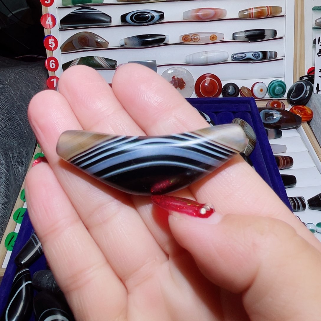 玛瑙/玉髓颈饰未镶嵌火****）