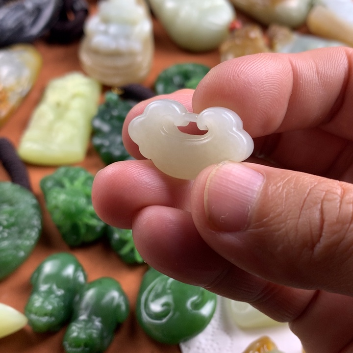 未镶嵌和田玉挂件