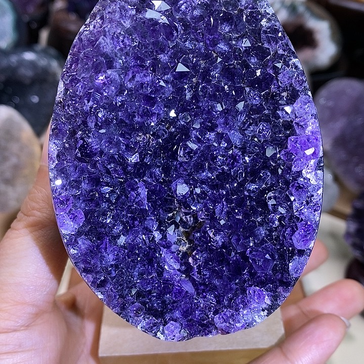 紫晶未镶嵌大型摆件（非配饰）