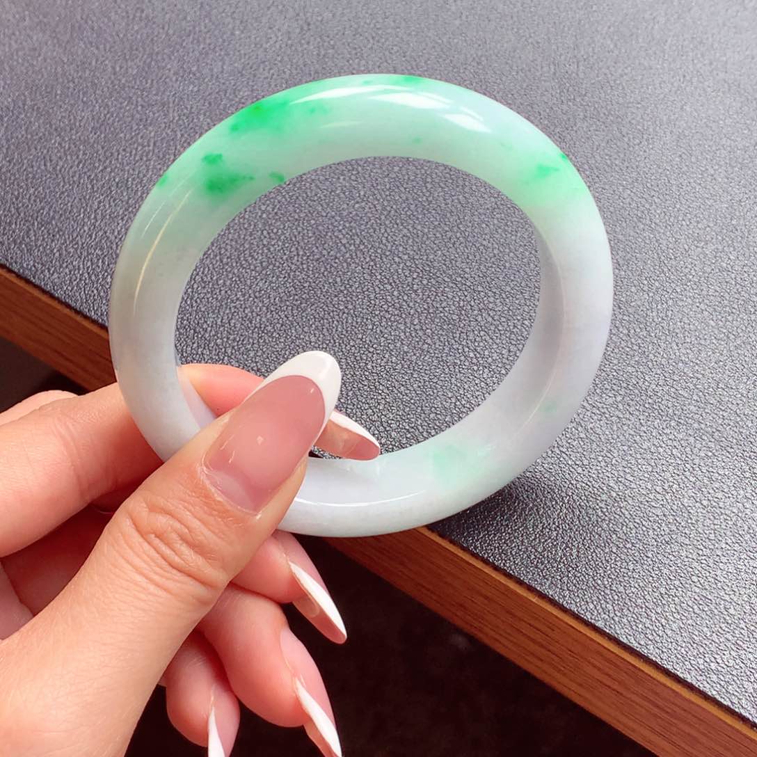 翡翠手镯未镶嵌缅甸翡翠手镯