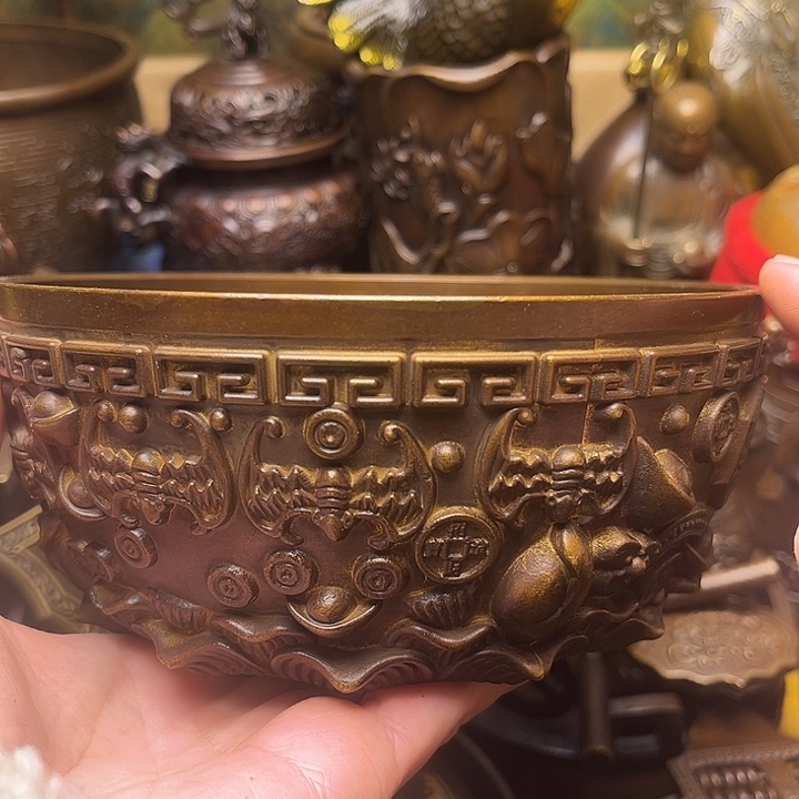 精美铜器批发档口