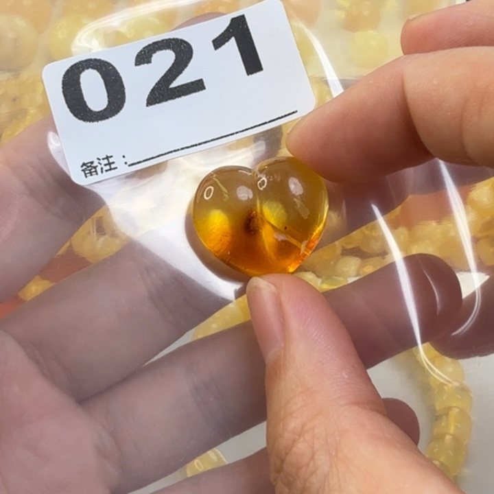 琥珀未镶嵌手链屁桃配饰