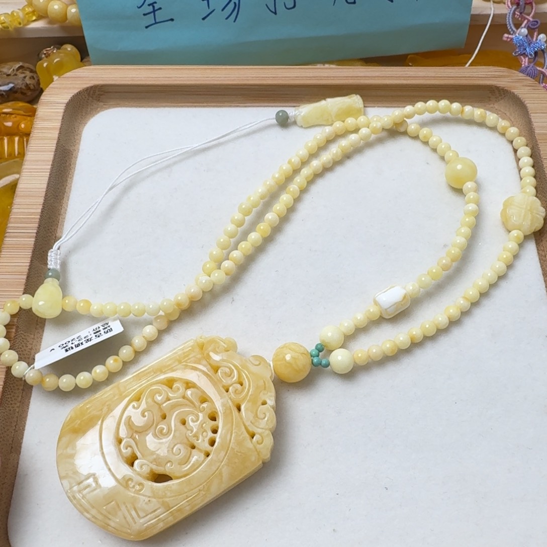 蜜蜡吊坠(赠链)未镶嵌瑞***年