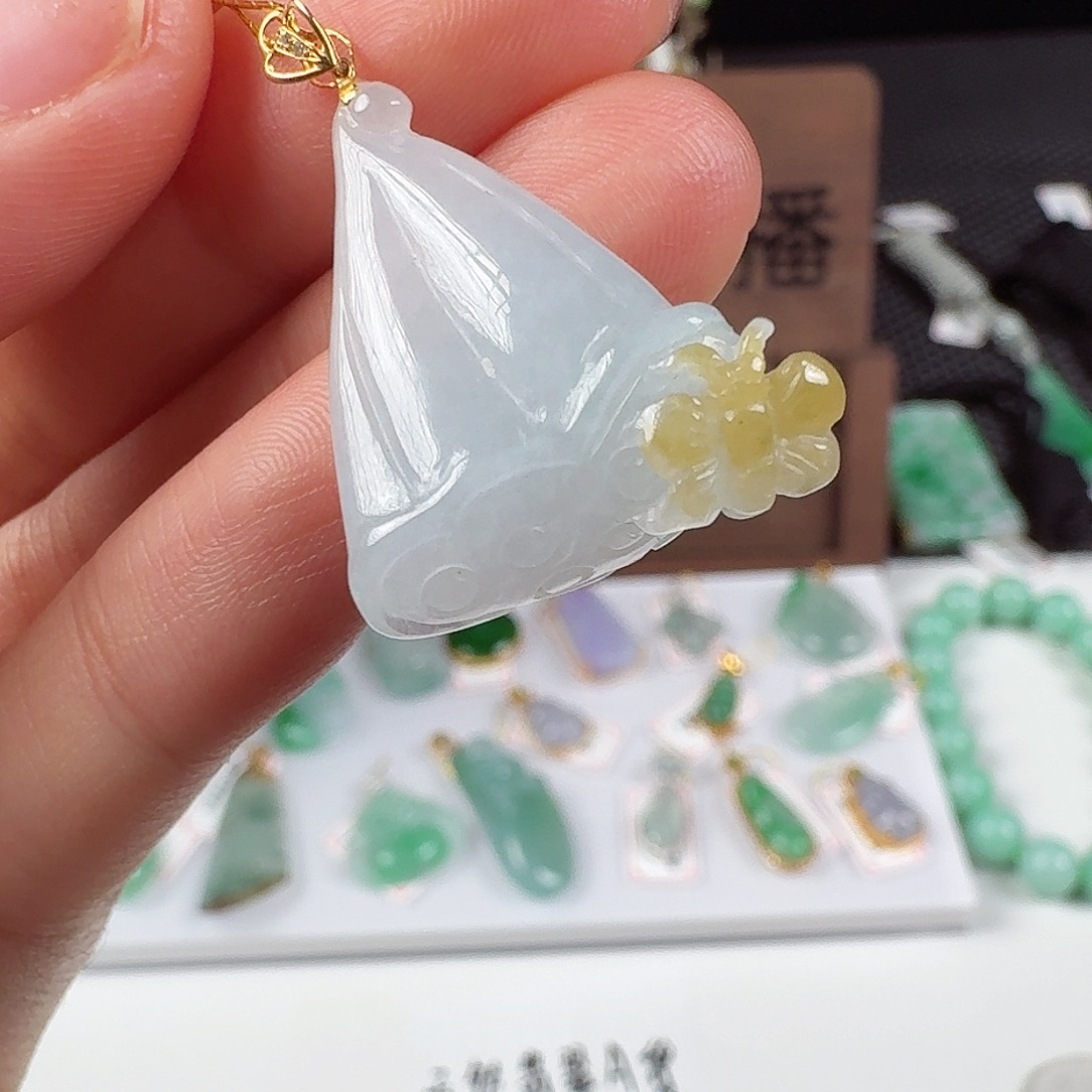 翡翠18K金镶嵌颈饰