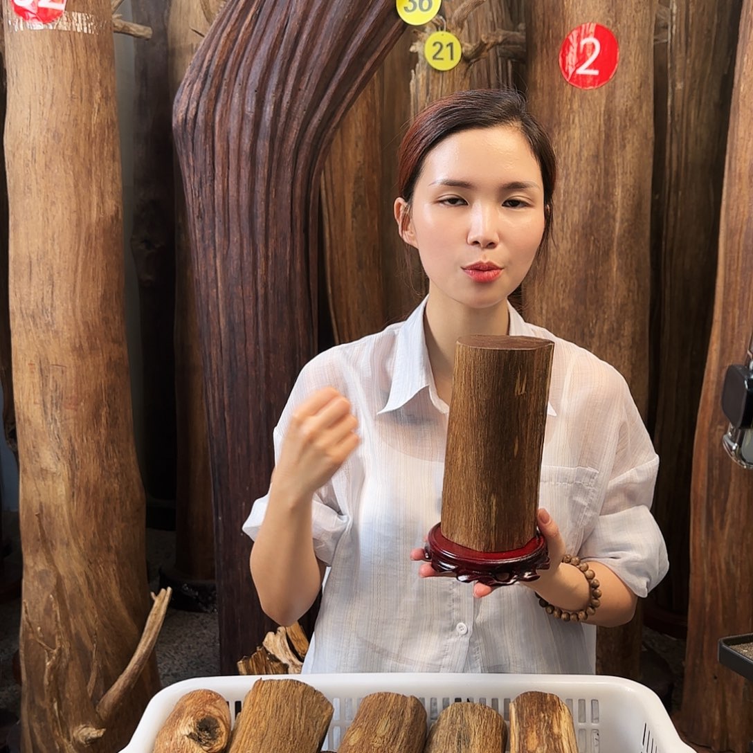 沉香碎屑沉香天然沉香原材料摆件➕底座