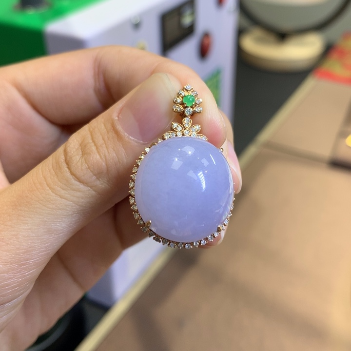 a***联翡翠18K金镶嵌颈饰翡翠