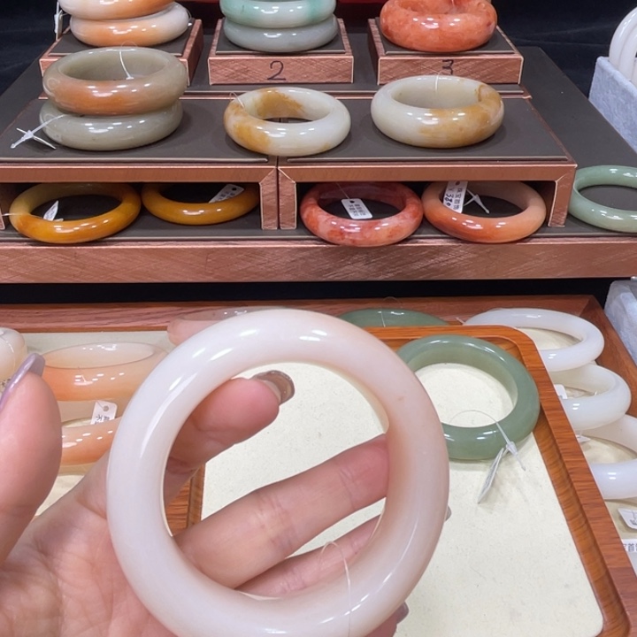 石英质玉手镯未镶嵌A*暖