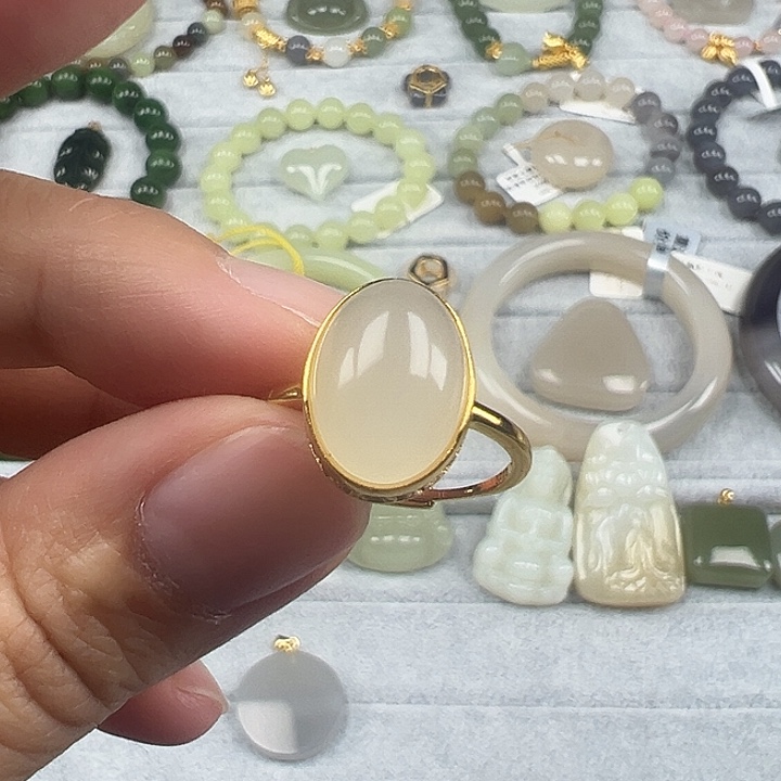 和田玉未镶嵌珠宝半成品