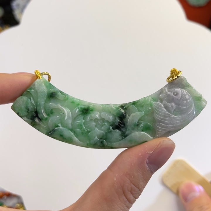 翡翠吊坠(赠链)未镶嵌代编织