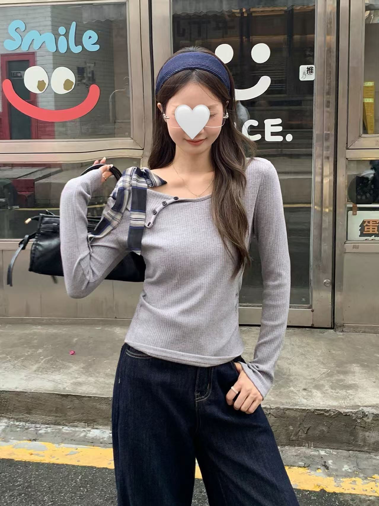 灰调露肩 蝴蝶结打底上衣