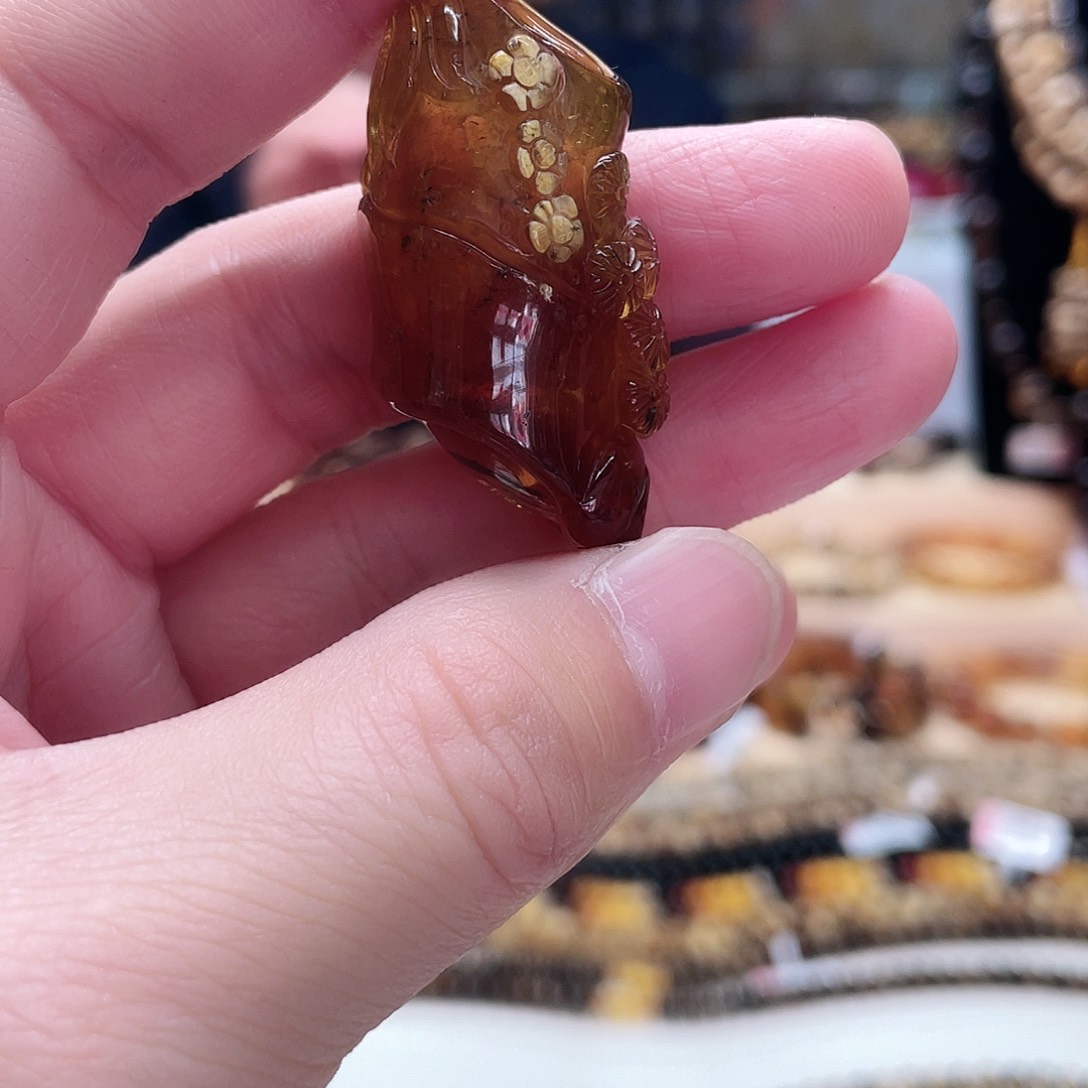 琥珀裸石未镶嵌大