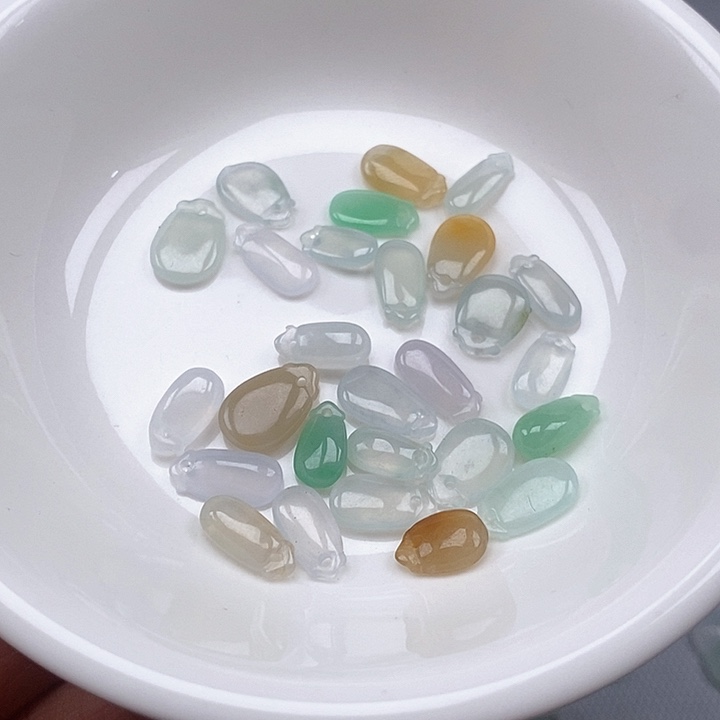 翡翠颈饰未镶嵌一个28