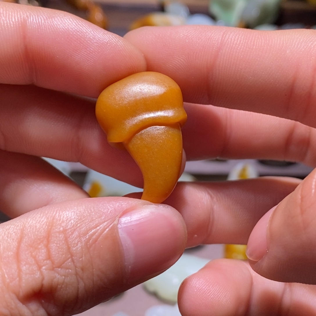 和田玉未镶嵌车挂