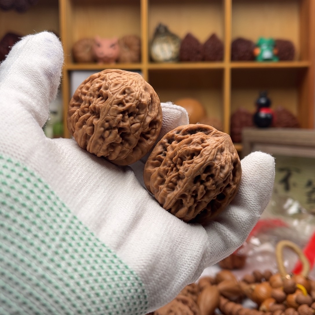 文玩核桃把件福利不退换，10000赞鸡心