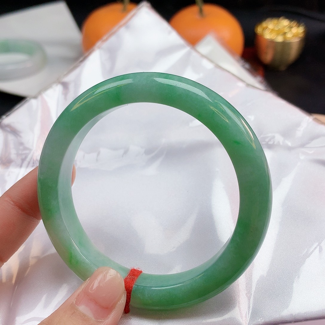 翡翠手镯未镶嵌56圈2261