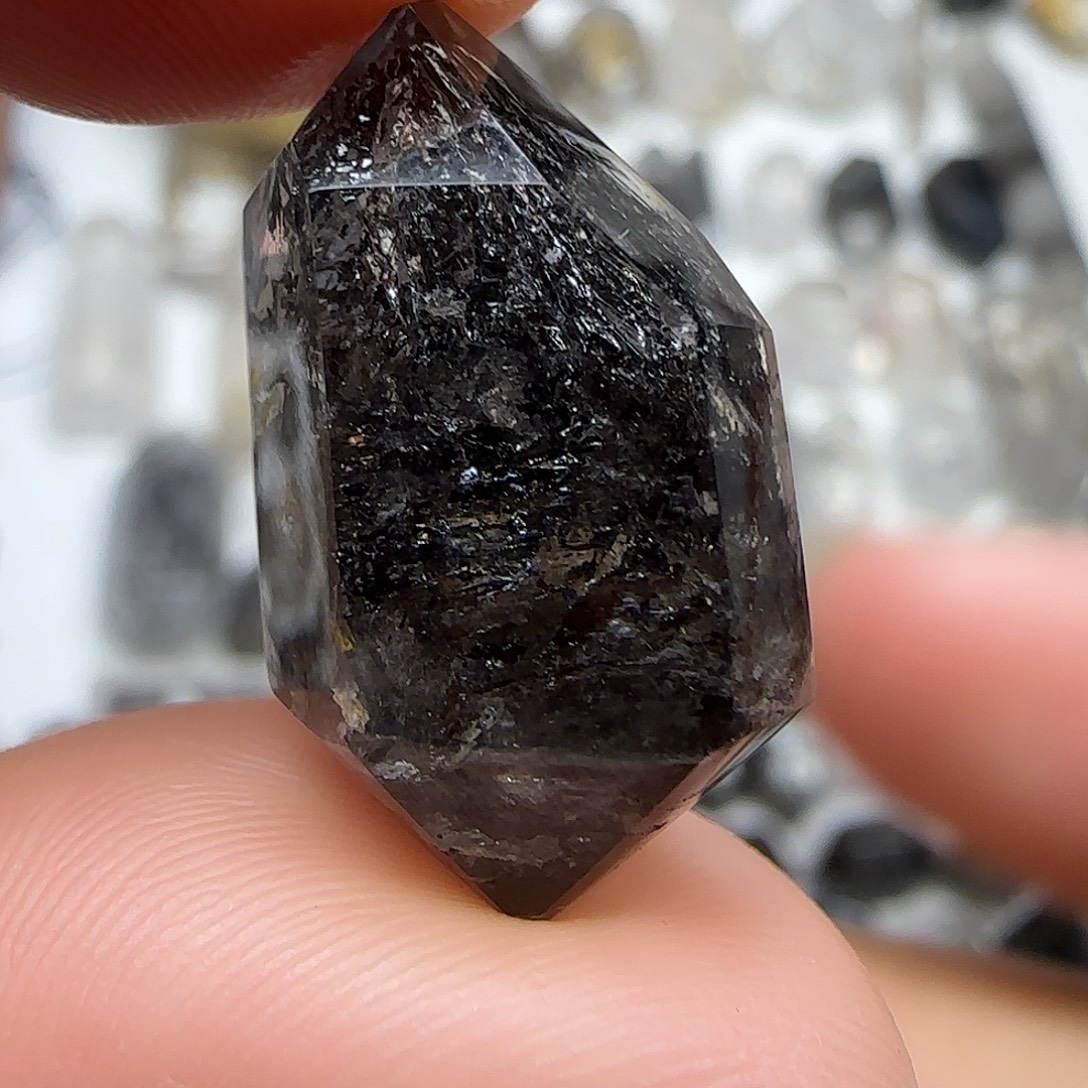 水晶未镶嵌珠宝半成品黑武士小山双尖随形