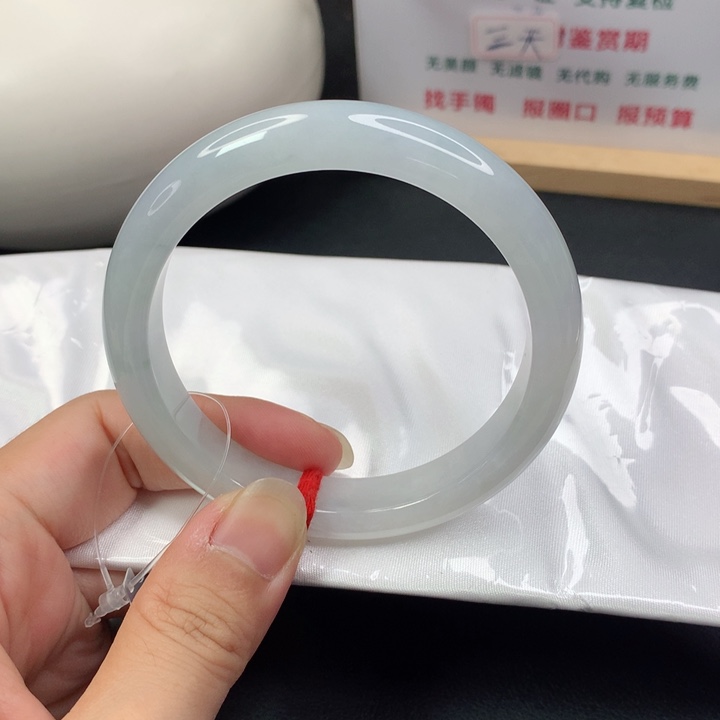 翡翠手镯未镶嵌6061