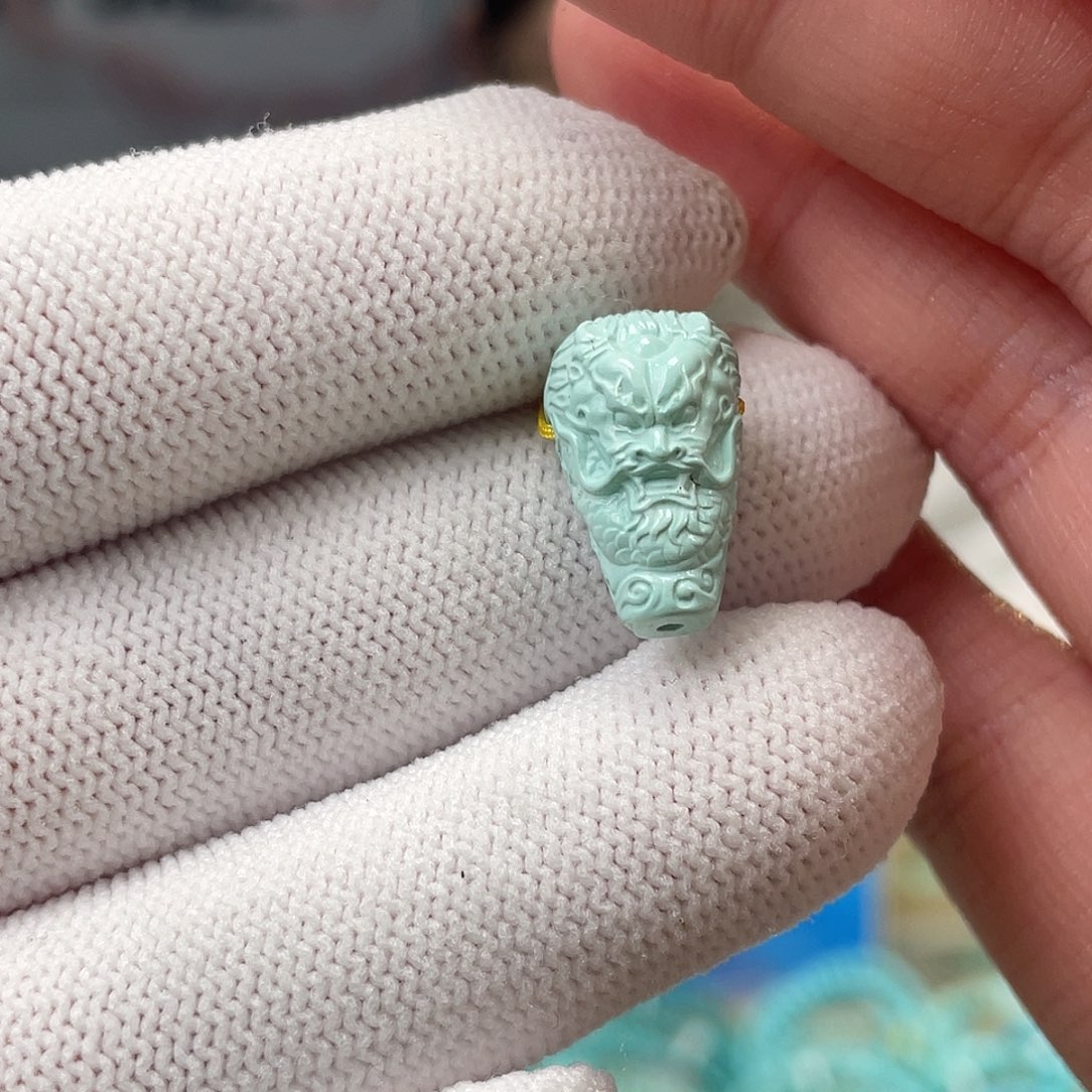 绿松石未镶嵌挂件